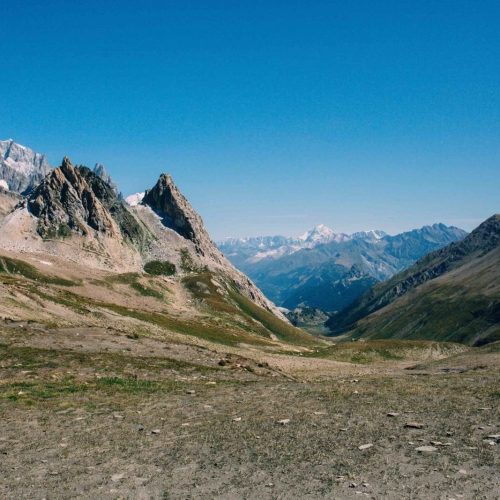 iStock-Mountain-pass-Col-de-la-Seigne-Valle-dAostaItaly-Darunechka-1600x1067